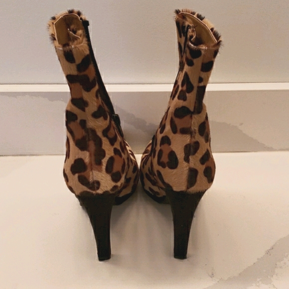 Stuart Weitzman booties beauties! - Picture 5 of 7